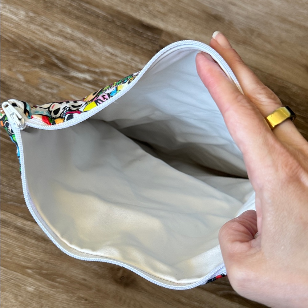 Colorful Cartoon Print Pouch - Picture 6 of 6